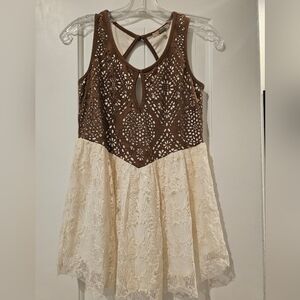 Gimmicks keyhole top lace